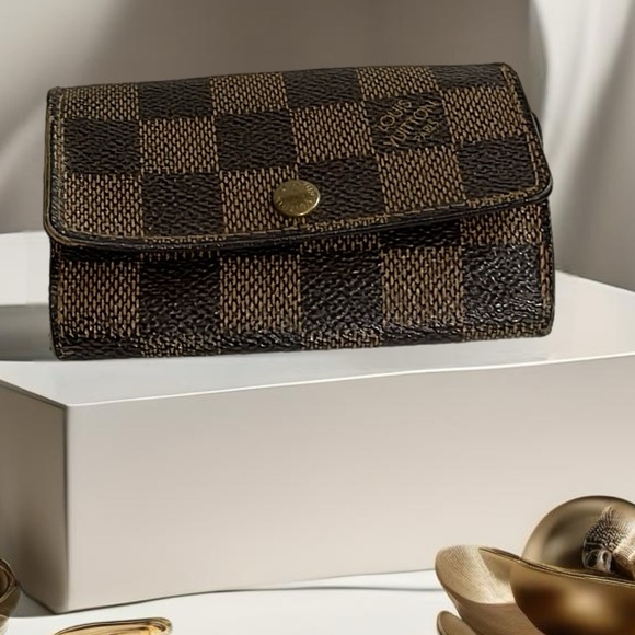 Louis Vuitton Accessories - Authentic Vintage Louis Vuitton Damier Key Case (6 key holder) Project